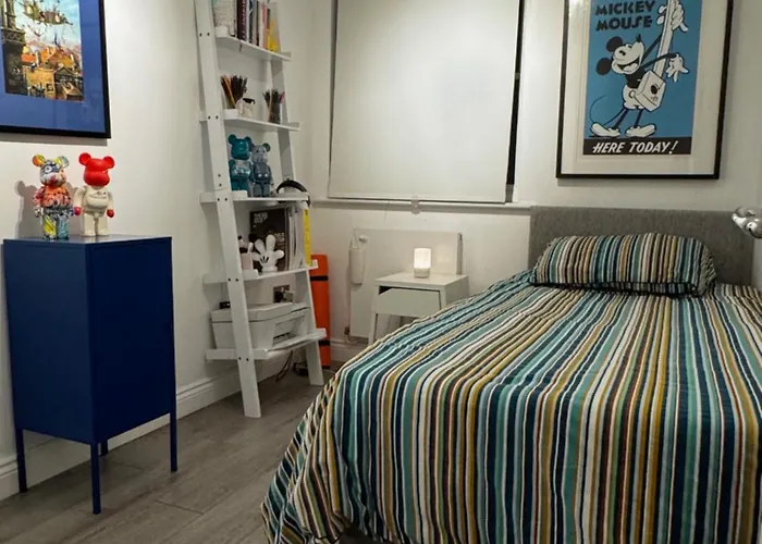 Bedroom In A Stylish Flat Near Brixton